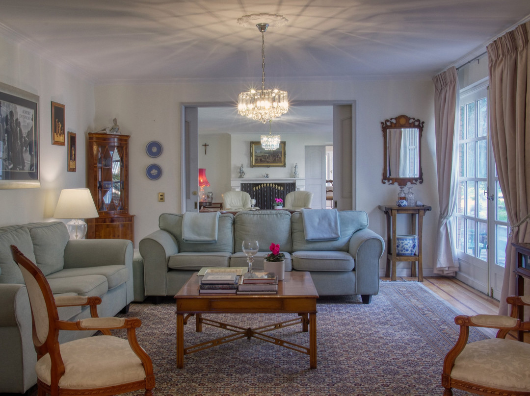 Sleepless In Santiago主图