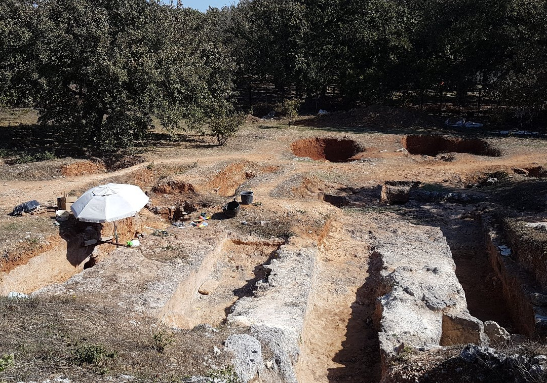 Minoiko Nekrotafeio Armenon-Armeni必去景点