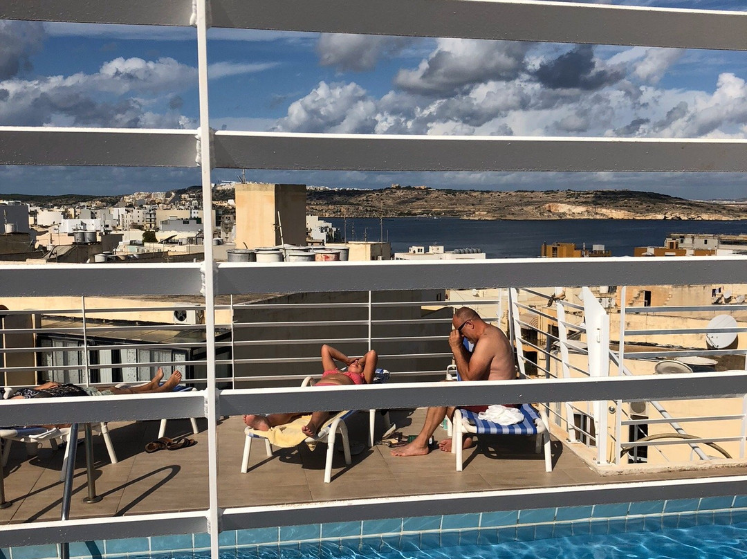 Shamrock Apartments主图