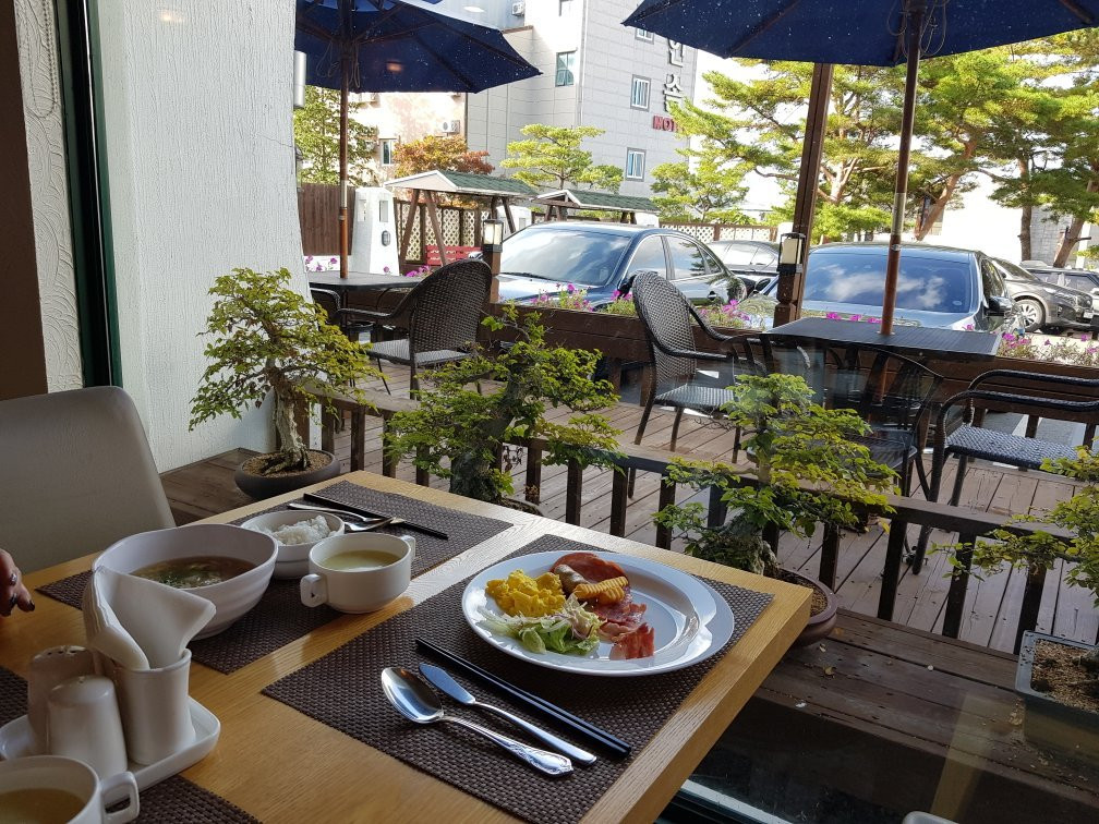 本昵客雅SWISS ROSEN酒店主图