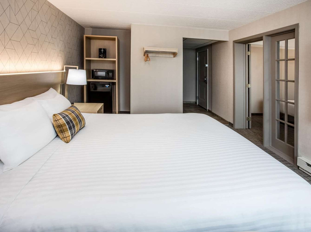 Days Inn & Suites by Wyndham Duluth by the Mall主图