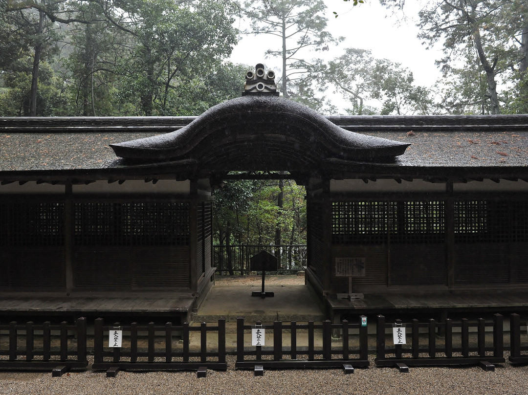 Isonokami Jingu Sessha Izumo Takeo Shrine Haiden景点图片