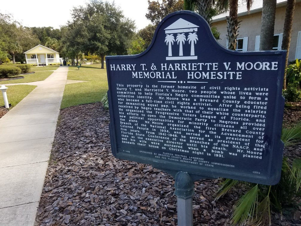Harry and Hariette Moore Memorial Park景点图片