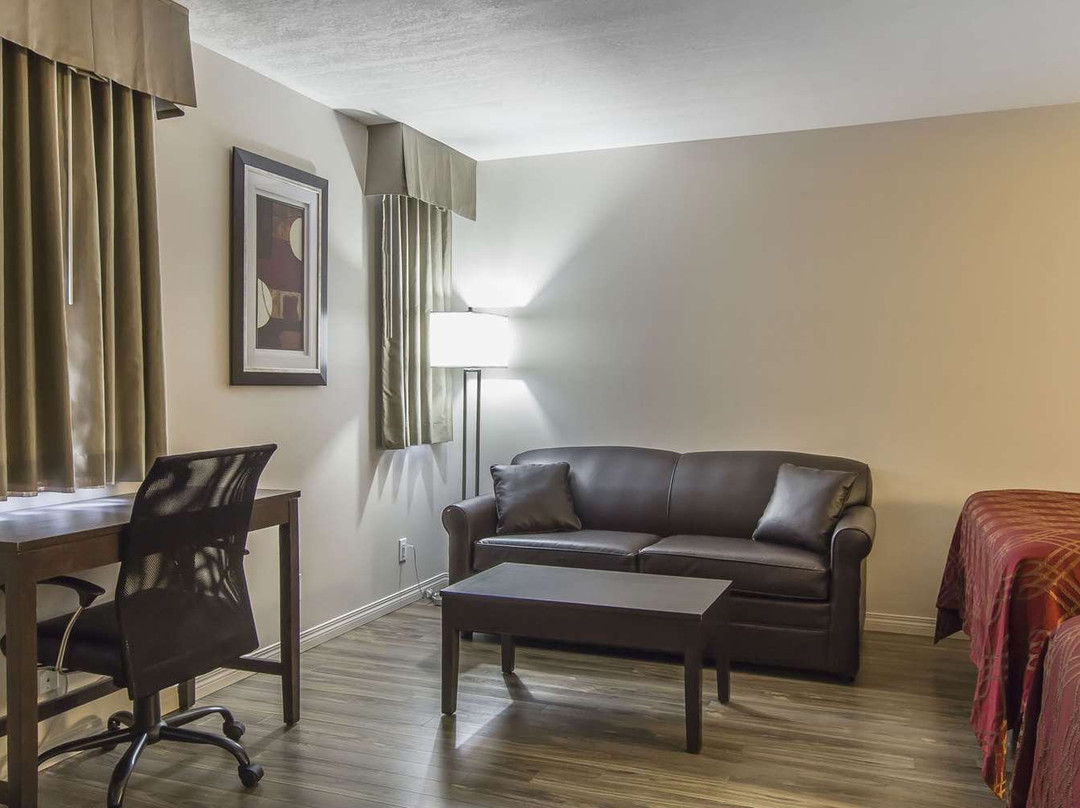 Econo Lodge Inn & Suites主图