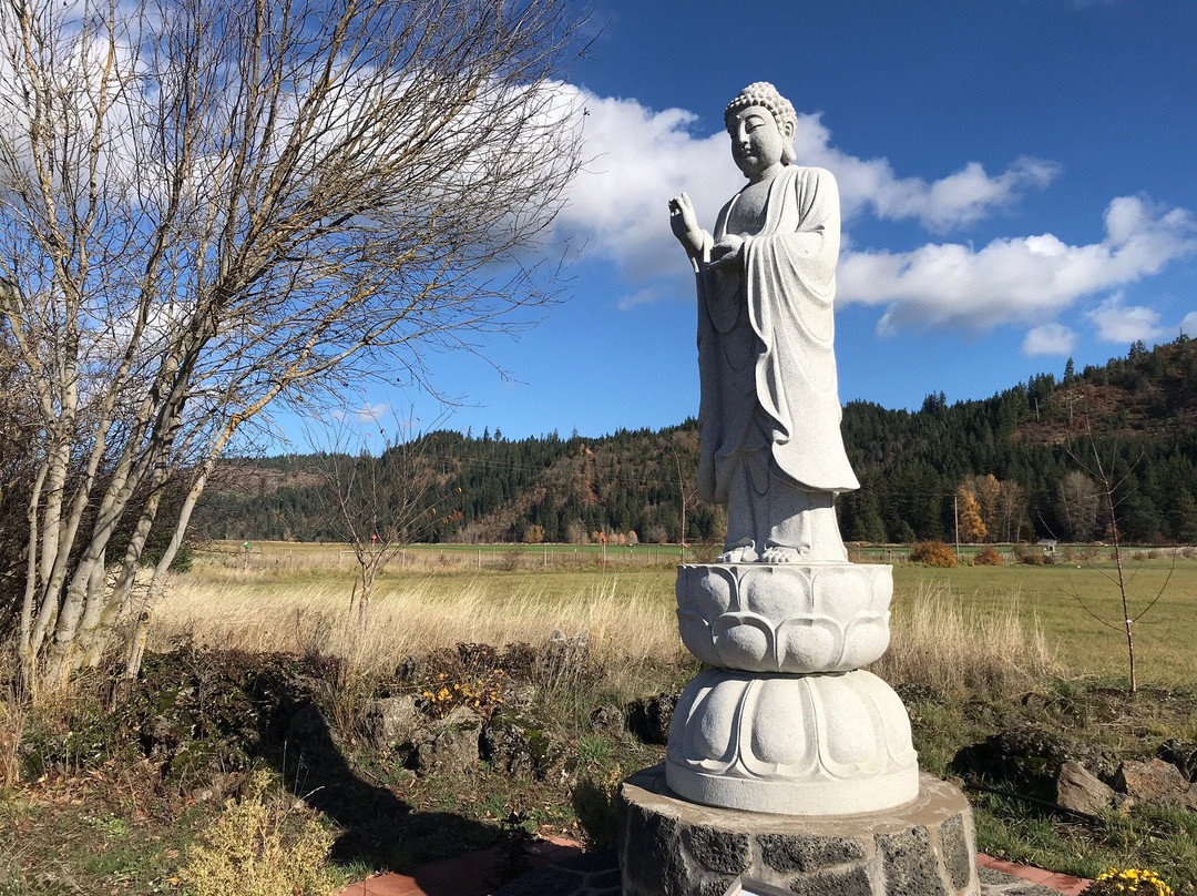 Mount Adams Zen Buddhist Temple at Trout Lake Abbey景点图片