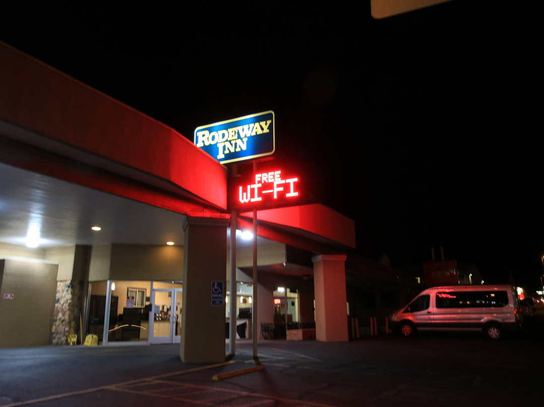 佩奇罗德威旅馆主图