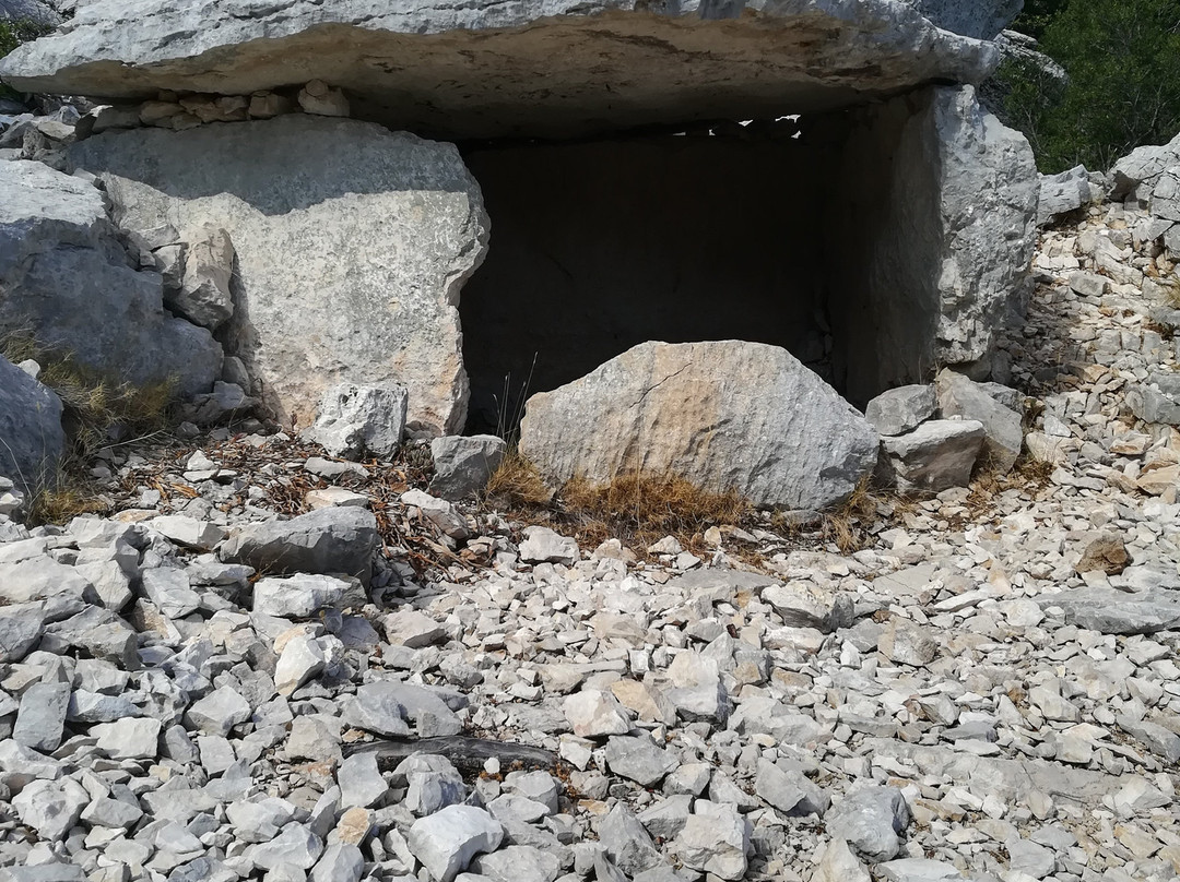 Dolmen di Monte Longu景点图片