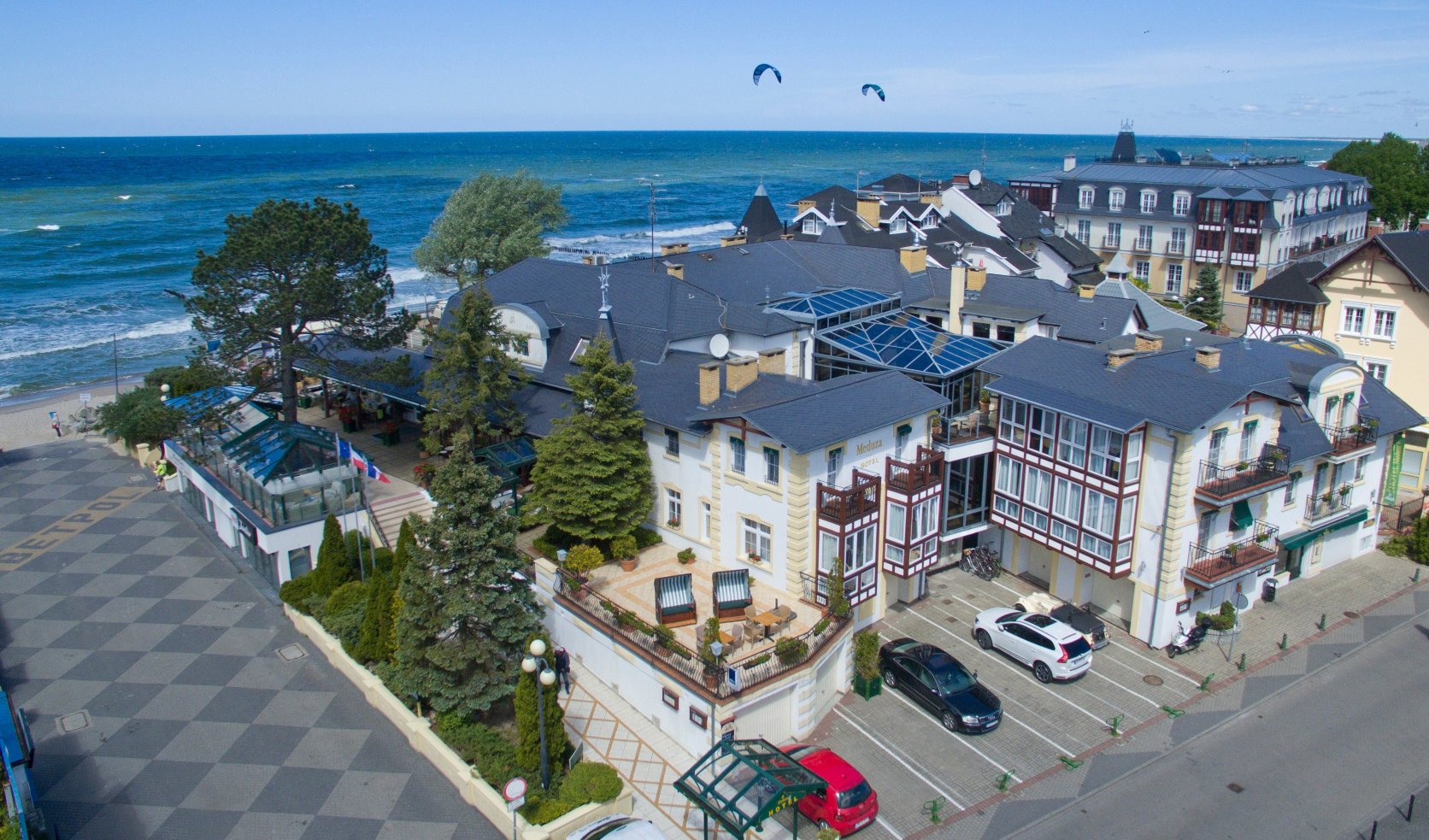 Meduza Hotel Restauracja-官方