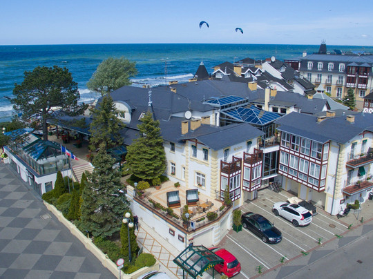 Mielenko酒店住宿-Meduza Hotel Restauracja