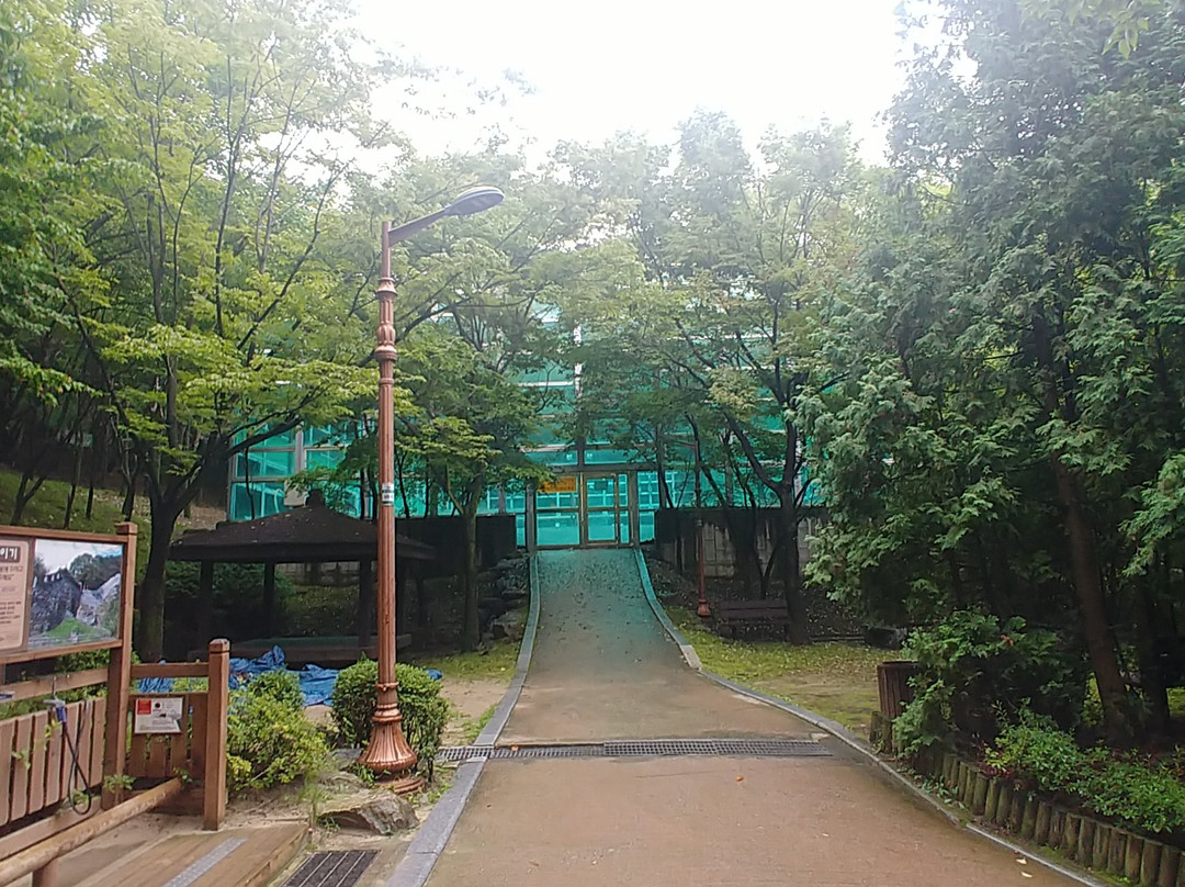 Hwangsong Park-城南市必去景点
