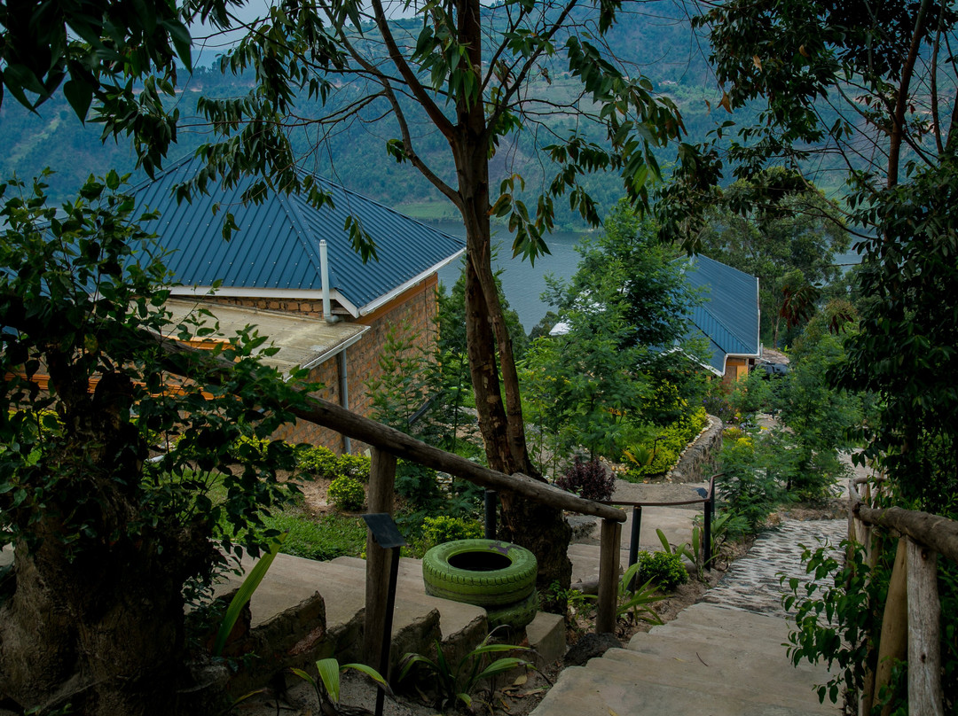 Lake Mulehe Gorilla Lodge