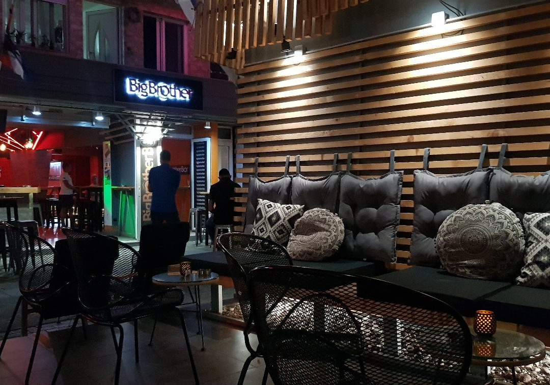Big Brother Bar-罗德城必去景点