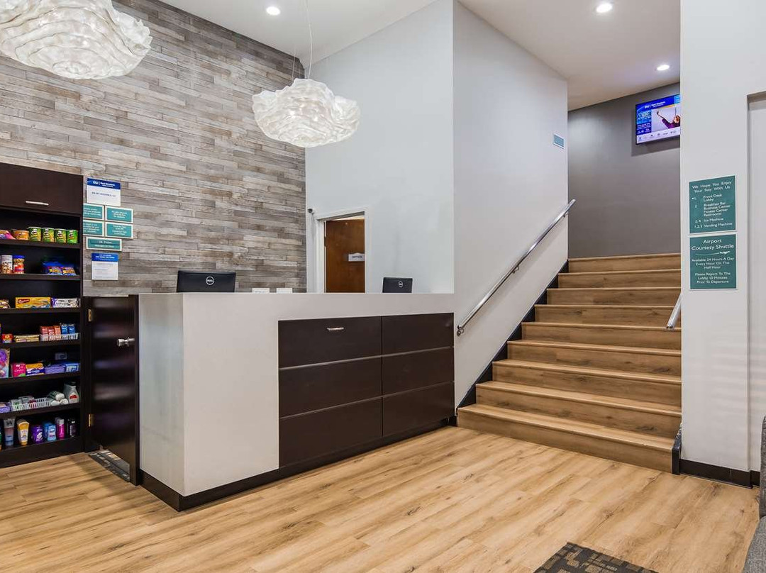 贝斯特韦斯特肯尼迪机场酒店主图