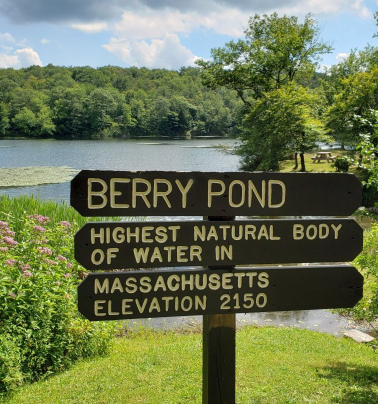 Pittsfield State Forest景点图片