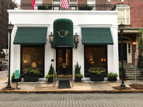 雷诺广场普兰特斯酒店主图