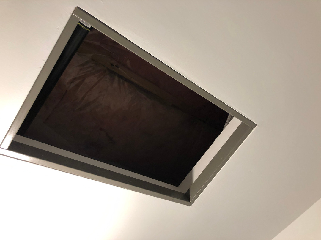 April’s White Raven House主图