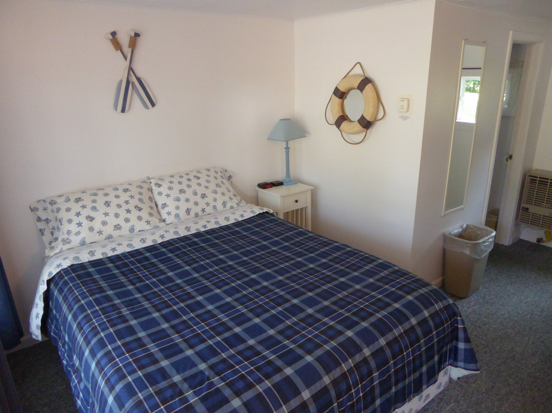 South Arm Retreats主图