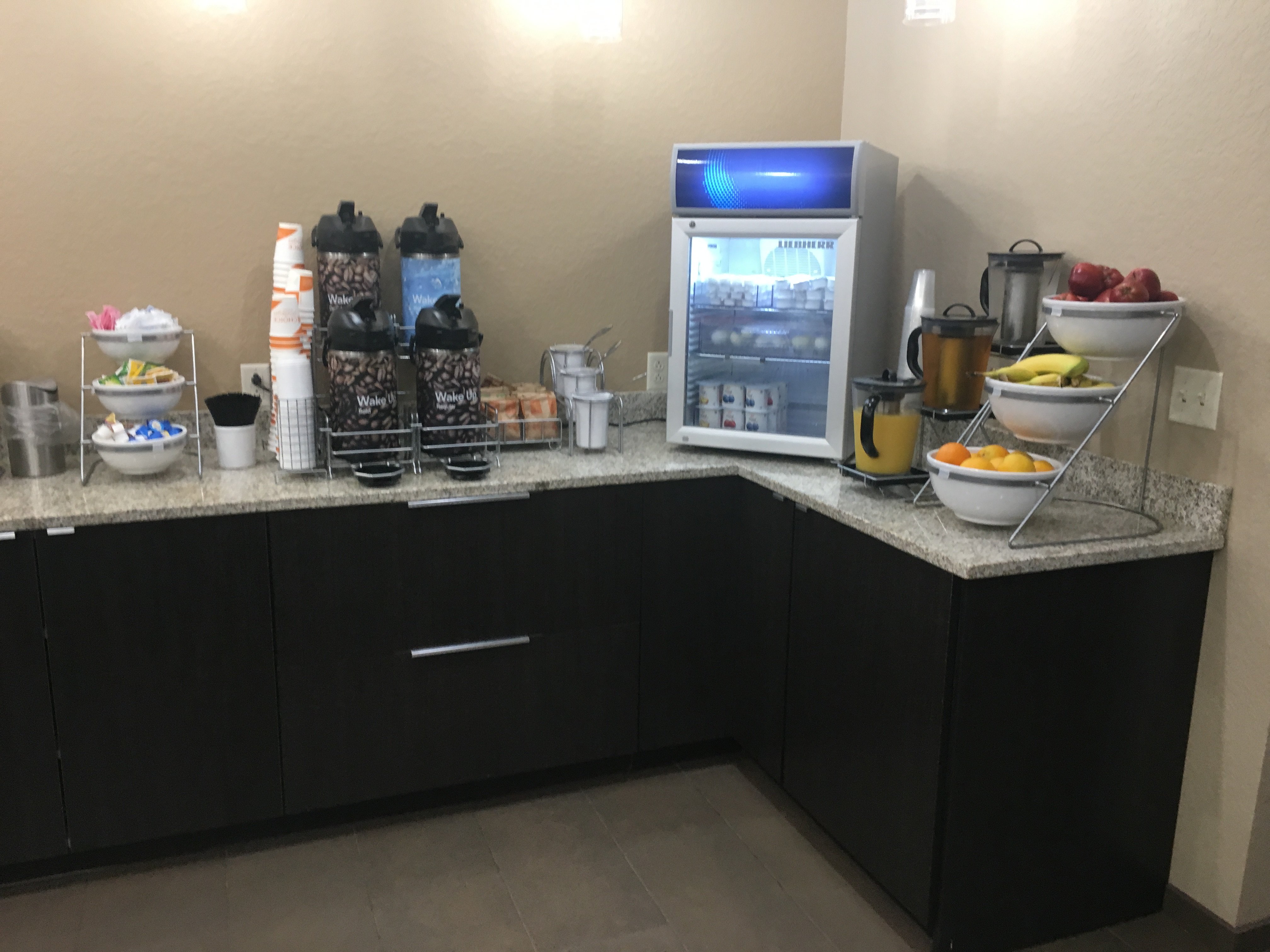 Country Inn & Suites by Radisson, Cedar Rapids Airport, IA-餐饮