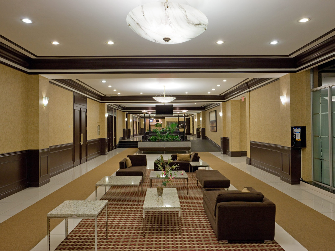 蒙特利尔机场皇冠假日酒店主图