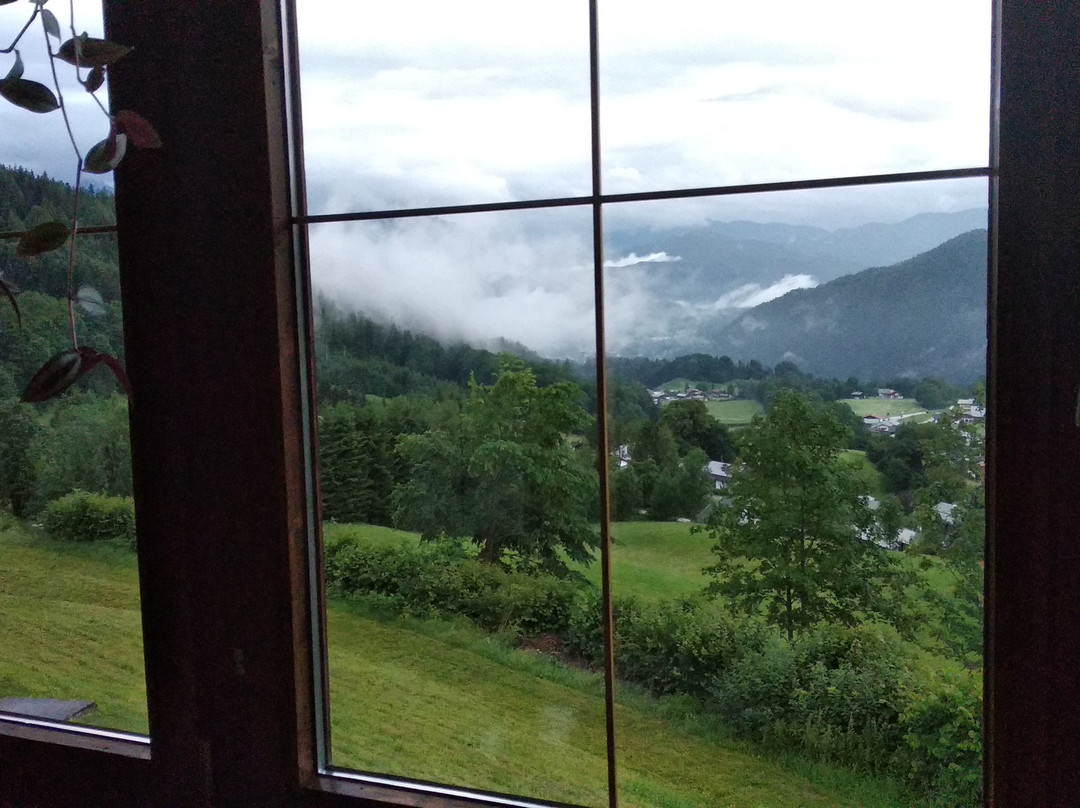 丹尼格勒亨安培酒店主图