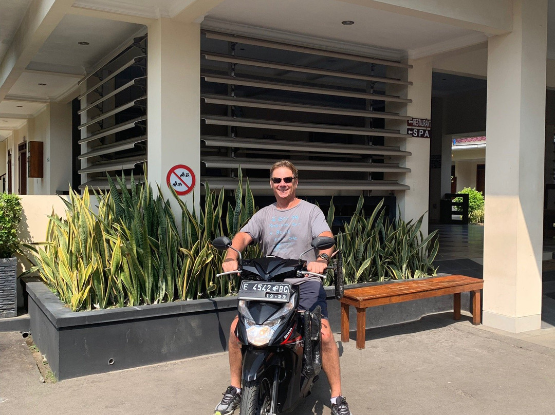 Sunrise Resort Batu Karas Hotel主图