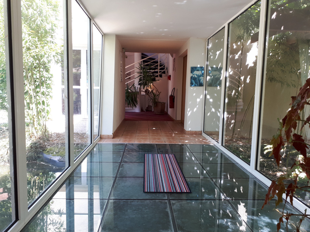 湖花园酒店主图