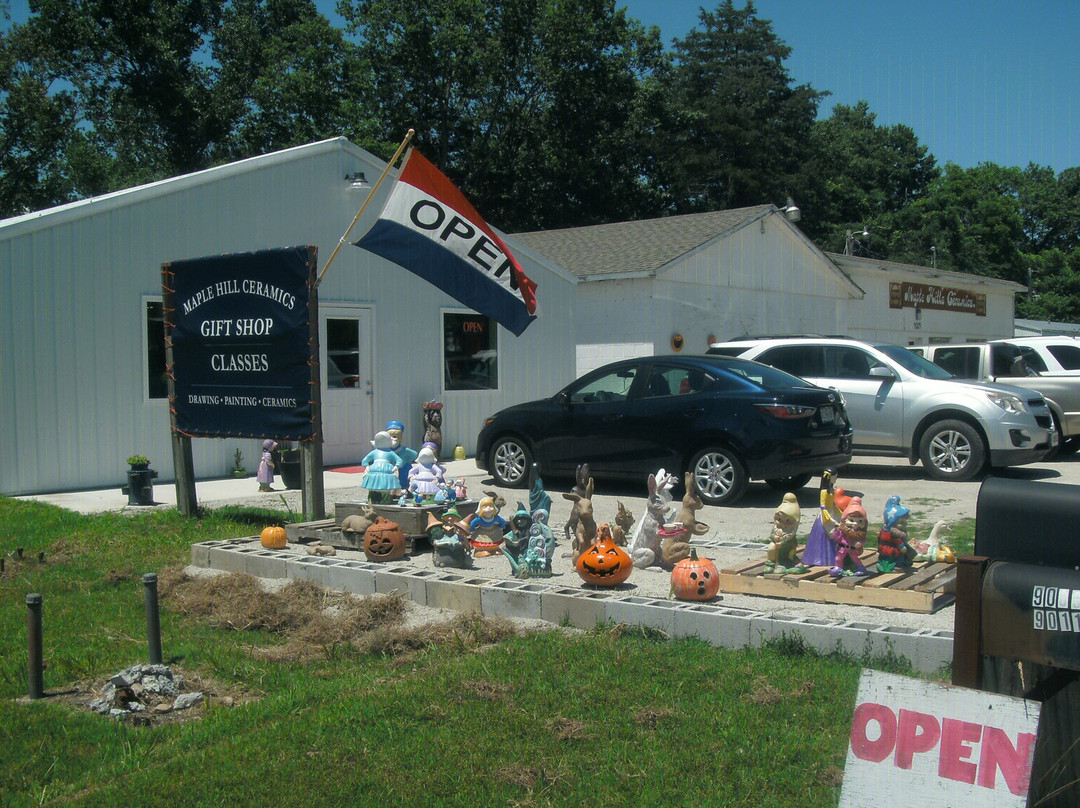 Maple Hill Ceramics-Walnut Shade必去景点