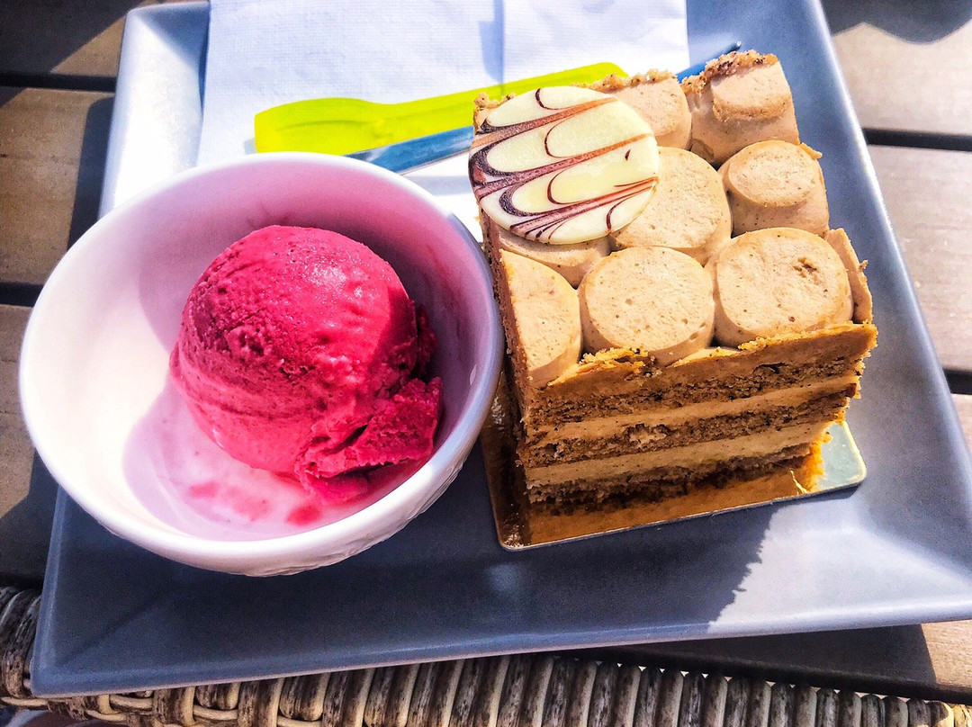 Csomor餐馆和美食-Fazekas Kezmuves Fagylaltozo