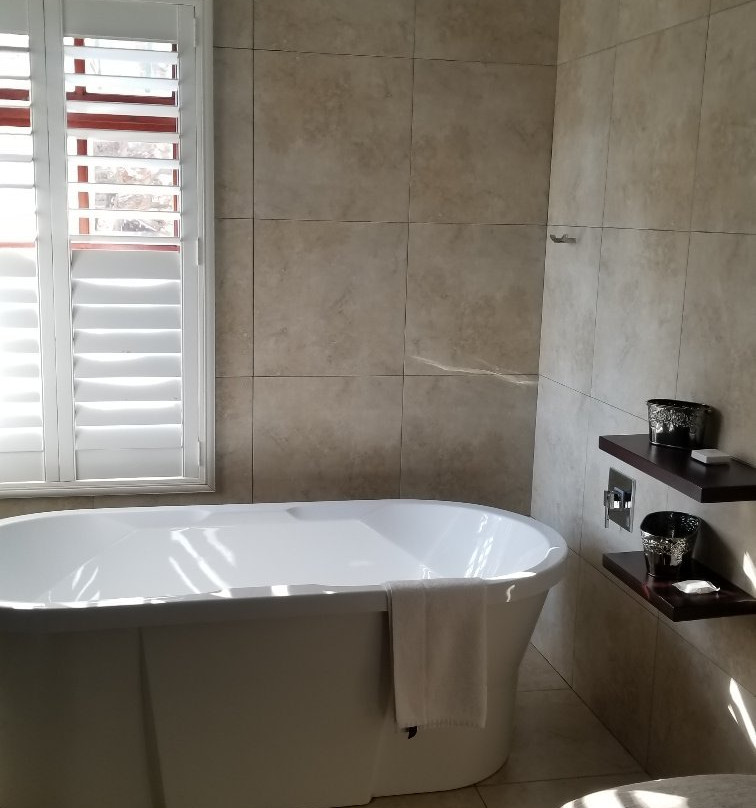 River Meadow Manor主图