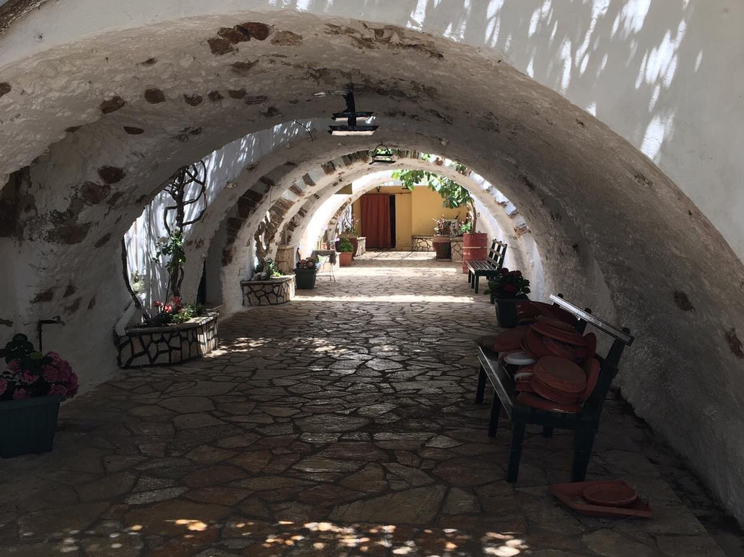 Panagia Mirtidiotissa Church-Vatos必去景点