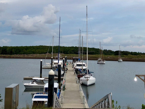 คราม บาร์ แอนด์ เรสทัวรอง