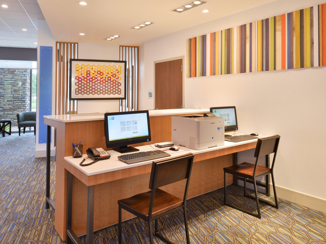 Holiday Inn Express & Suites Omaha Airport by IHG主图