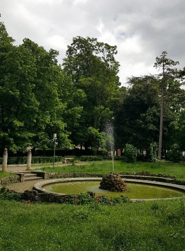 Villa Comunale-苏尔莫纳必去景点