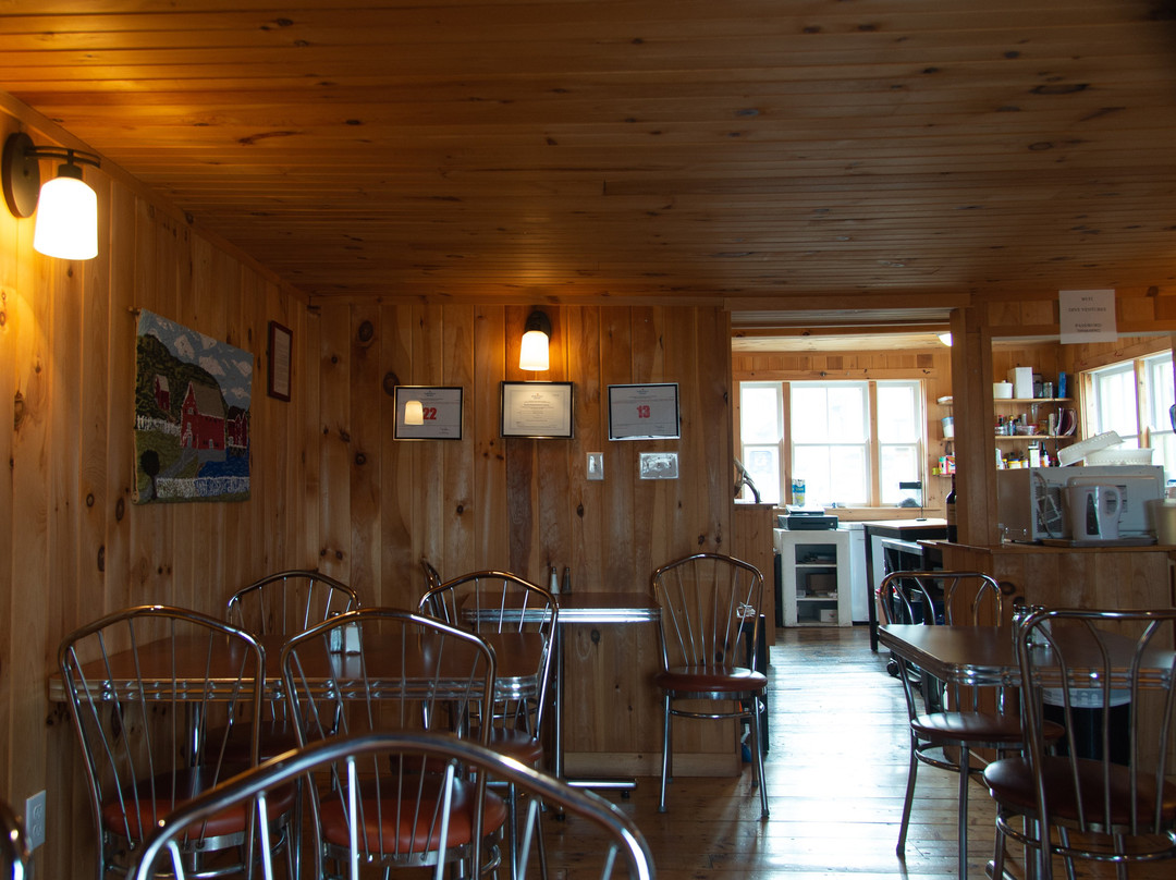 Trinity Eco-Tours and Lodge主图