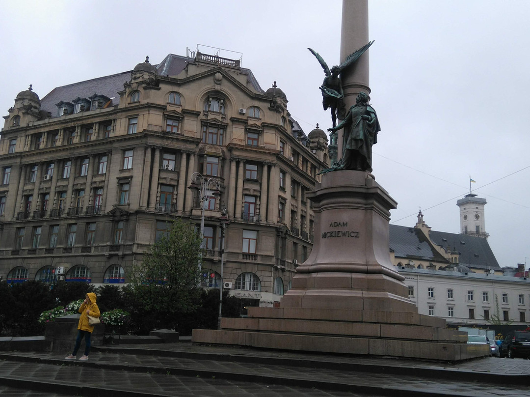 Adam Mickiewicz Monument-利沃夫必去景点