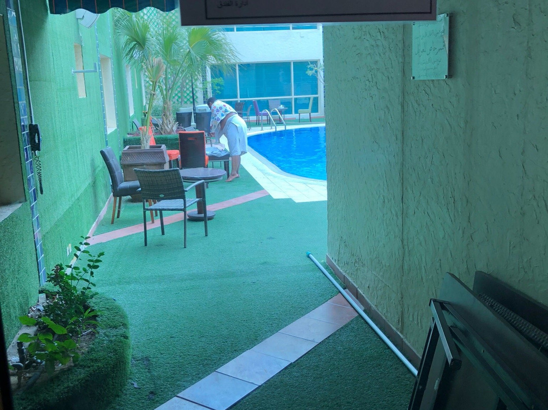 华美达酒店主图