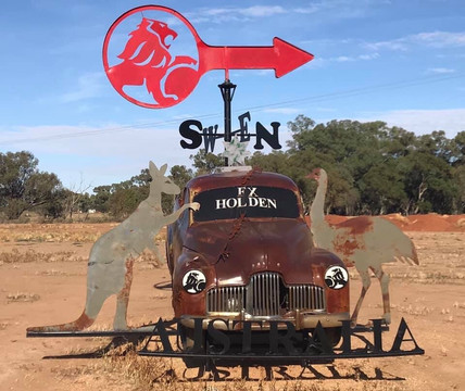 Lake Cargelligo旅游景点-Utes in the Paddock