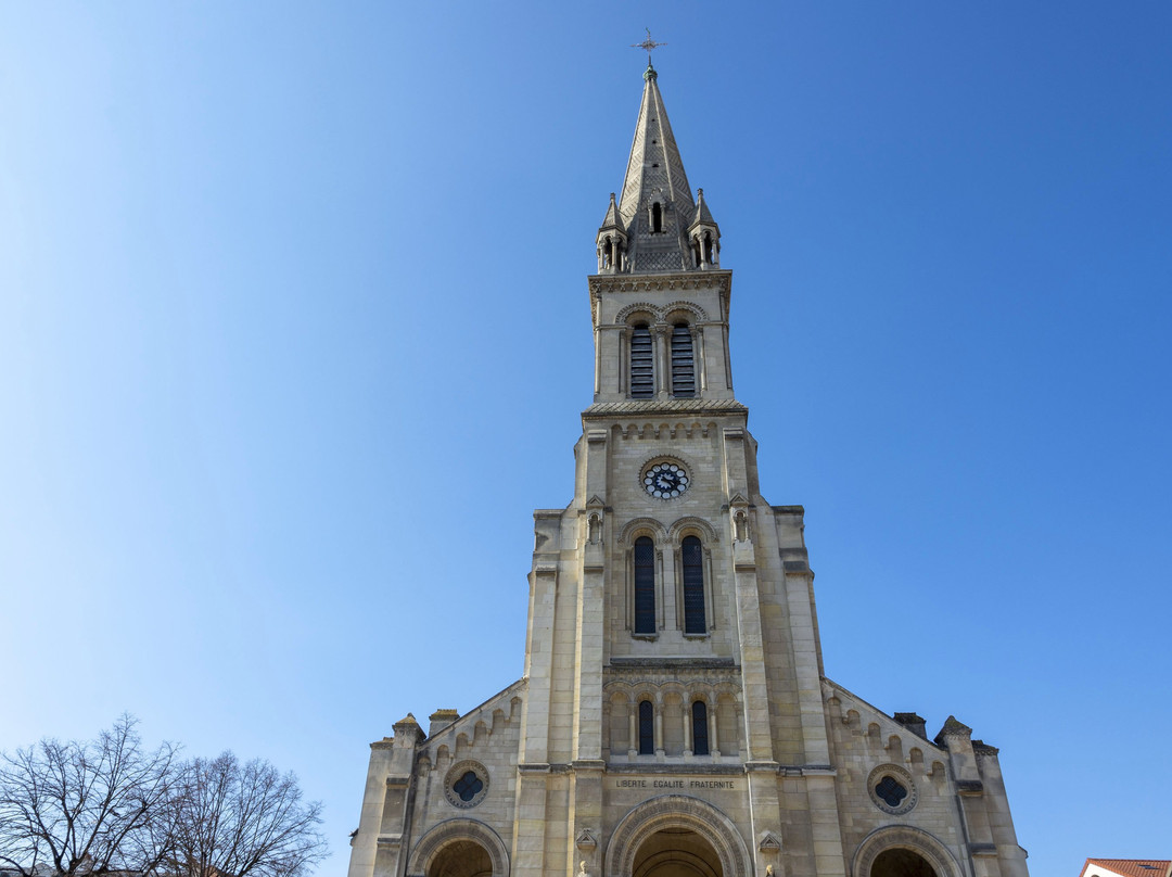 Argenteuil旅游景点-Basilique D'argenteuil