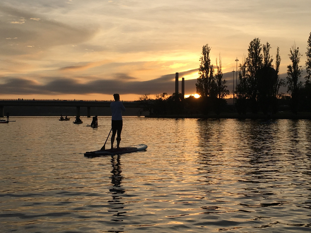 Stand Up Paddle Canberra-堪培拉必去景点