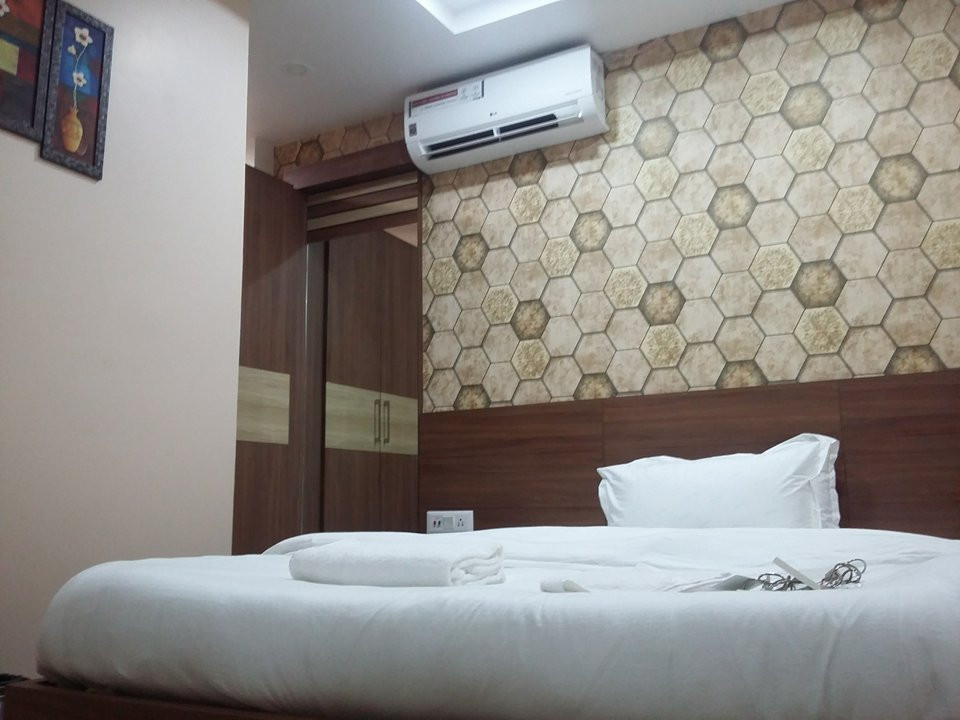 Hotel White House主图