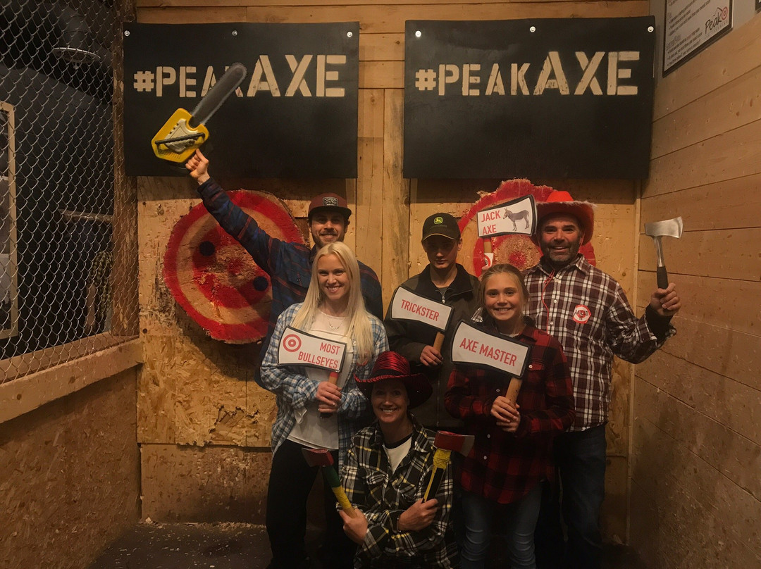 Peak Axe Throwing景点图片