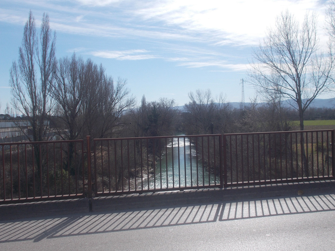 Ponte sul Chiascio景点图片