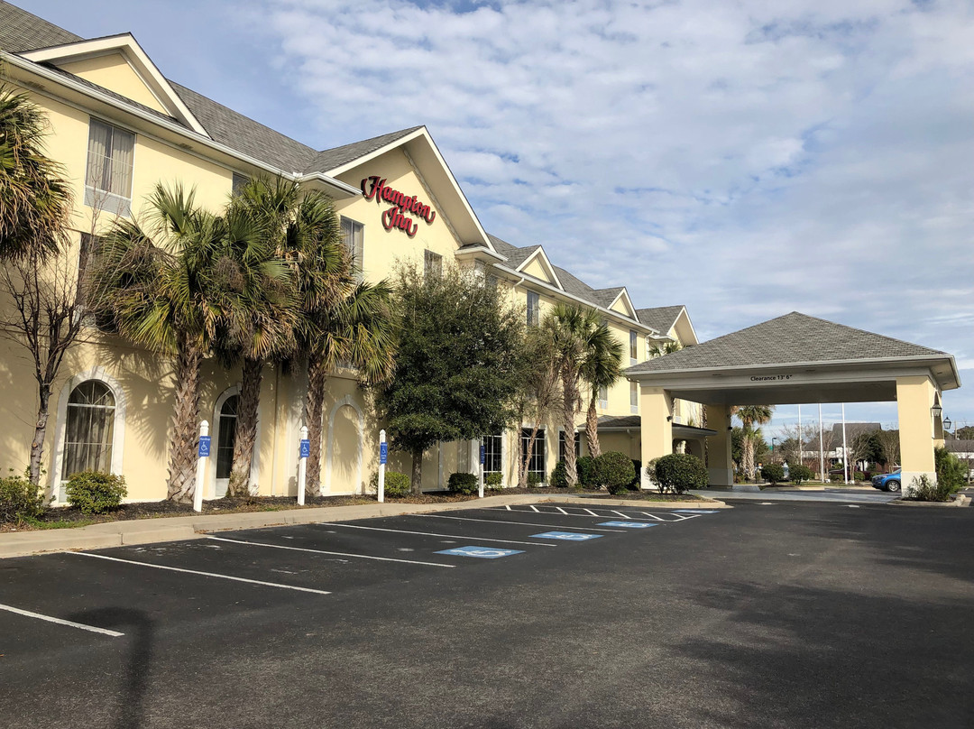 莫拉莱斯水湾希尔顿恒庭酒店主图