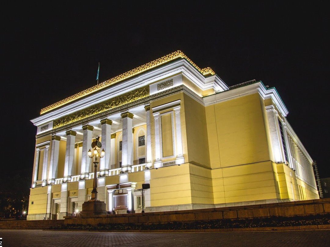 Kazakh State Academic Theatre Of Opera And Ballet Named After Abay景点图片