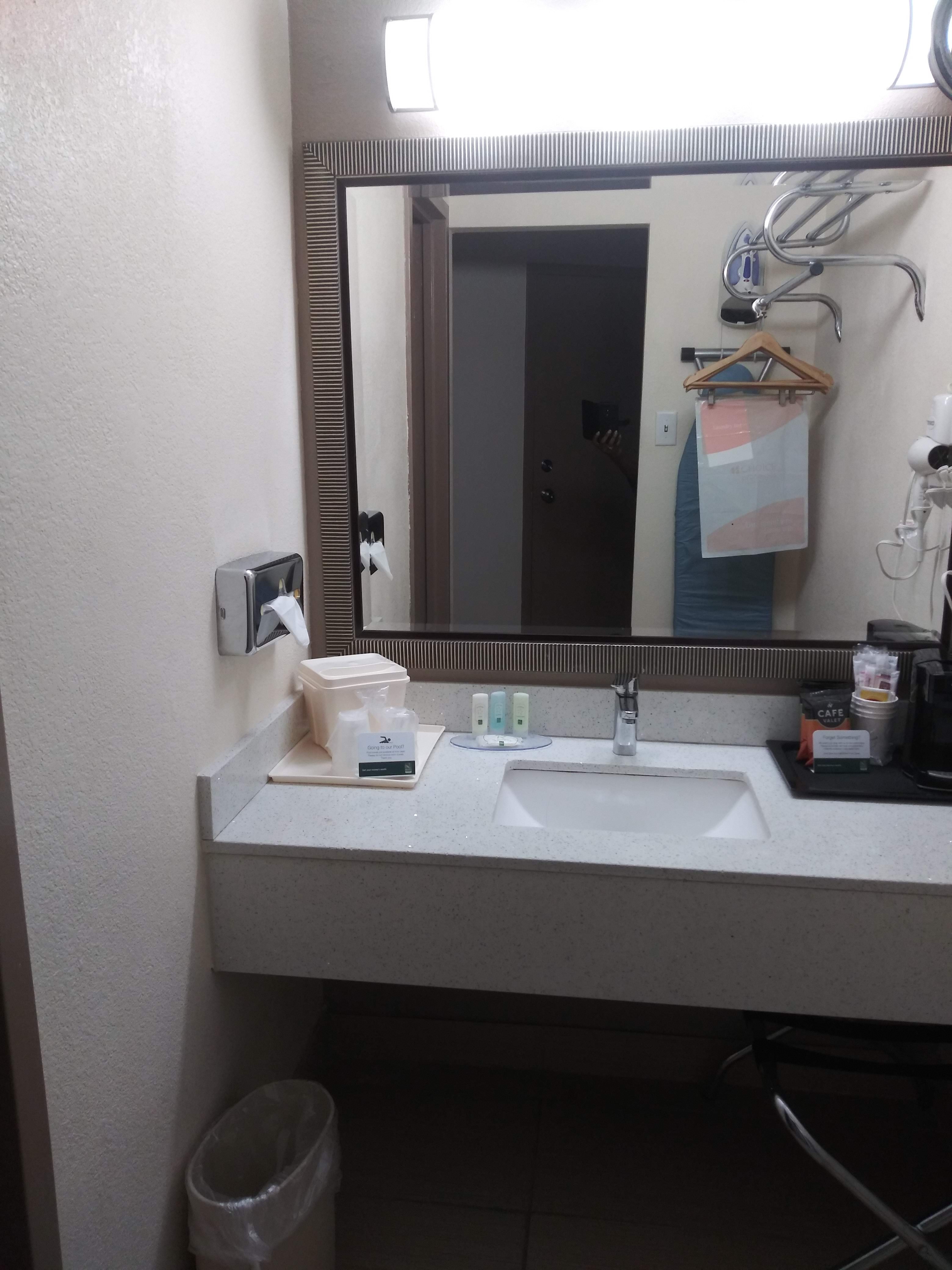Quality Inn Pasadena Houston-浴室