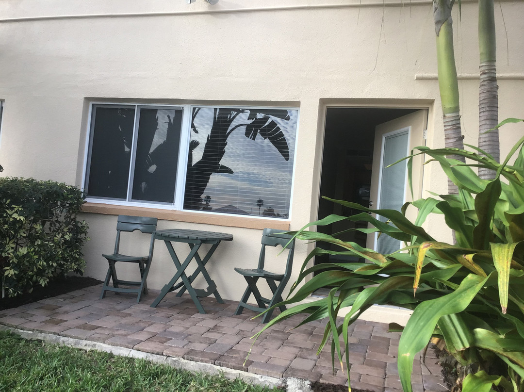 Westwinds Waterfront Resort主图