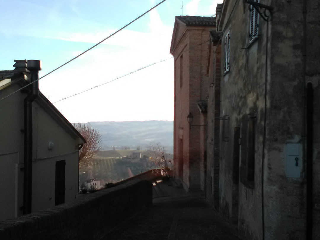 Castello di Montale-Arcevia必去景点