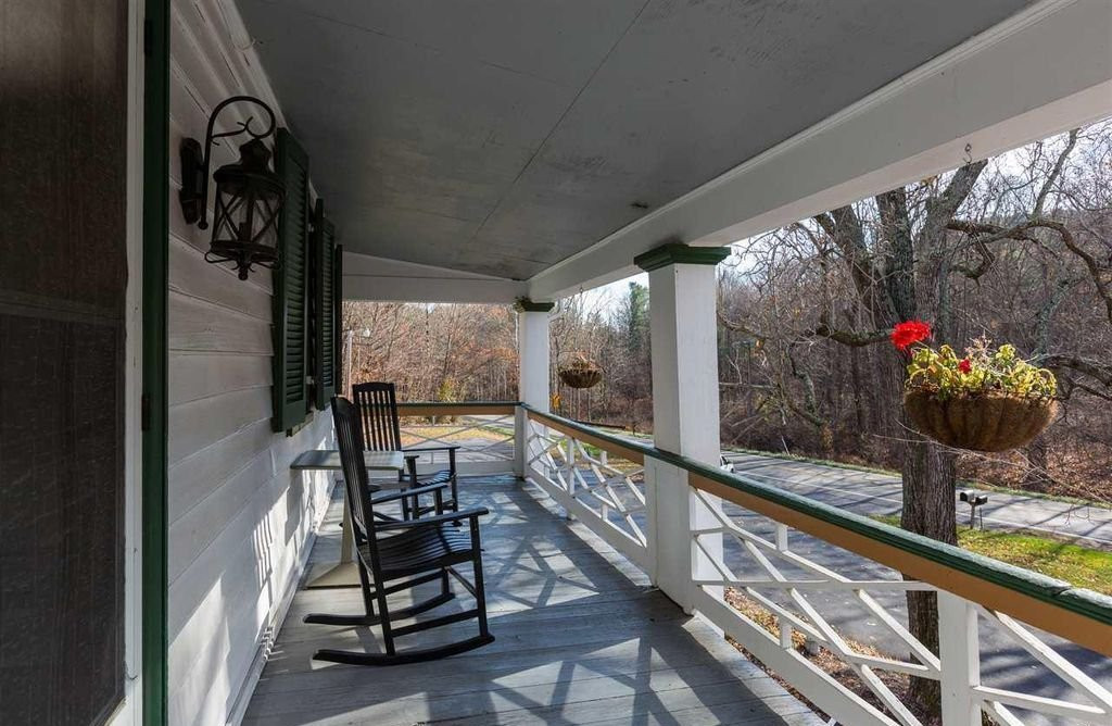 The Buckhorn Inn主图