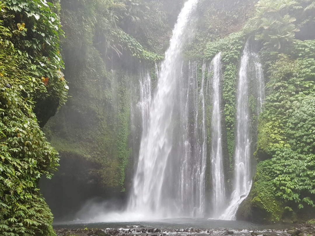Sindang Gila Waterfall景点图片