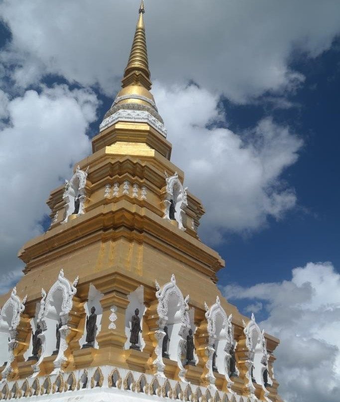 Wat Phrathat Mon Phrachao Lai-远巴保县必去景点